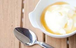 Làm đẹp da tại nhà với sữa chua, mật ong