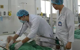 Xuyên đêm phẫu thuật cứu sống cụ bà bị u màng não