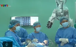 Gấp rút làm thủ tục để triển khai rộng rãi phẫu thuật thần kinh bằng robot