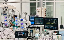 Hơn 50 y, bác sĩ giành giật sự sống cho bé gái bị viêm cơ tim nguy kịch