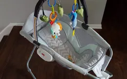 Hãng Fisher-Price thu hồi gần 5 triệu sản phẩm nôi rung cho trẻ sơ sinh