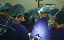 Ứng dụng khớp gối nhân tạo mới trong điều trị cho bệnh nhân bị thoái hóa nặng
