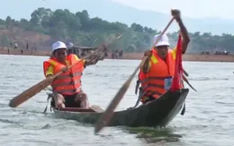 Về Gia Lai xem đua thuyền độc mộc