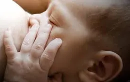 Có thể cho con bú mẹ ngay sau sinh mổ không?