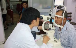 Làm gì khi bị dị vật bay vào mắt?