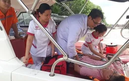 Cần Thơ triển khai cấp cứu đột quỵ "dã chiến" trên ca nô