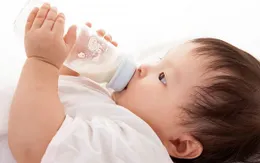 Trẻ được nuôi bằng sữa công thức có nguy cơ béo phì cao