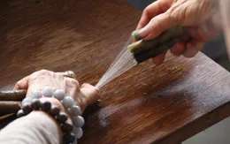 Mục sở thị quy trình kỳ công dệt lụa từ tơ sen