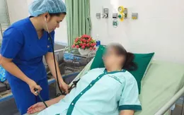 Du khách nước ngoài suy gan cấp vì tự uống 30 viên thuốc paracetamol