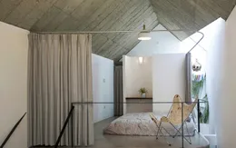 Ngôi nhà nép mình giữa phố xá đông đúc của chàng trai độc thân