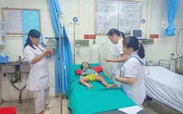 Bé gái 3 tuổi sốc phản vệ sau khi bị... kiến đốt