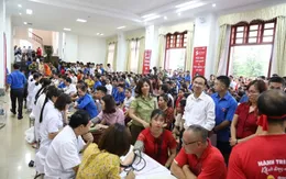 Hàng nghìn người tham gia Hành trình Đỏ lần đầu được tổ chức tại Lai Châu