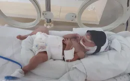 Tìm người thân của bé sinh non tháng bị bỏ lại bệnh viện
