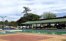 Hai em nhỏ thiệt mạng khi tắm hồ bơi khách sạn