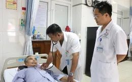 Lọc máu liên tục cứu sống người đàn ông ngừng tuần hoàn trong 8 phút
