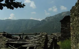 Ngôi làng Thụy Sỹ bán nhà giá 1 USD