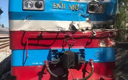 Tàu hỏa húc xe tải văng xa 10m, tài xế tử vong