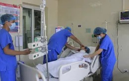 Cứu người đàn ông bị đâm xuyên cổ, đứt rời động mạch