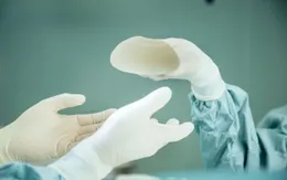 Thu hồi miếng độn ngực do có nguy cơ dẫn tới bệnh ung thư