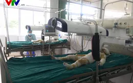 Cô giáo đốt cồn dạy phòng chống cháy nổ làm 3 trẻ mầm non bỏng nặng