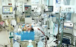 Trẻ sơ sinh nguy kịch vì hít phân su từ trong bụng mẹ