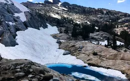 Kỳ lạ, hiện tượng tuyết biến thành màu đỏ