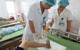 Người đàn ông mắc đái tháo đường có nguy cơ đoạn chi vì tự ý đắp thuốc chữa viêm loét