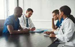 Hơn 50% bác sĩ tại các bệnh viện lớn ở Anh không sẵn sàng xử lý tình huống khẩn cấp