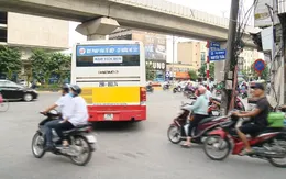 Từ 23/4: Hà Nội từng bước mở cửa dịch vụ nhưng yêu cầu giữ khoảng cách ngừa dịch