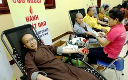 500 tăng ni sinh tham gia hiến máu