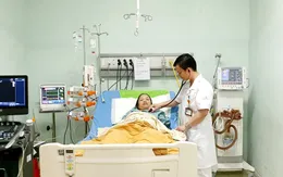 Truyền gần 30 lít máu cứu sản phụ ngừng tuần hoàn, hôn mê do tắc mạch ối