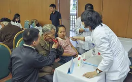 Khám, cấp thuốc miễn phí cho người bệnh phổi tắc nghẽn mạn tính