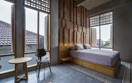 Ngôi nhà bằng gạch đỏ đẹp giản dị giữa lòng thành phố