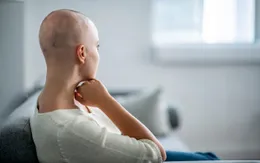 Sắp có thuốc giúp bệnh nhân ung thư không bị rụng tóc khi hóa trị