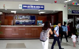 Cấp cứu một cháu bé 3 tuổi nghi bị bỏ quên trên xe đưa đón