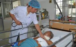 Người đàn ông sốc nhiễm trùng nguy kịch do khối áp xe trung thất