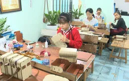 Độc đáo sản phẩm lưu niệm mang văn hóa vùng đất