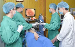 Thủng dạ dày vì thói quen khó bỏ của nhiều người Việt