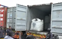 Malaysia thu giữ 12 tấn cocain trà trộn trong than