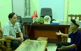 Cụ bà 83 tuổi đạp xe lên UBND xã "xin thoát nghèo"