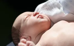 Tắm nắng cho trẻ sao cho đúng