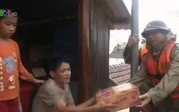 Tình quân dân trong lũ