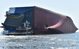 Lật tàu chở hàng ở Mỹ, 4 người mất tích