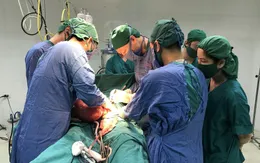 Ngỡ ngàng khi biết có khối u nặng hơn 5kg