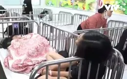 Hàng chục học sinh phải nhập viện, nghi ngộ độc thực phẩm