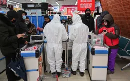 Bác sĩ đầu tiên tử vong do virus corona, số người tử vong tăng chóng mặt
