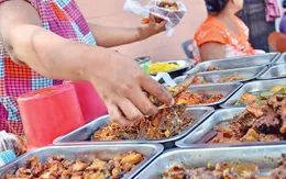 Hàng chục học sinh ngộ độc thực phẩm ở Campuchia