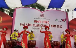 Người dân Hà Nội "trẩy hội" Phố Sách Xuân Canh Tý 2020