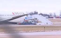 Máy bay Delta Air Lines trượt khỏi đường băng