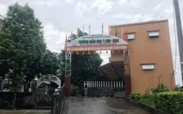 Đình chỉ 3 giáo viên để bé 2 tuổi bị bố bạn cùng lớp hành hung